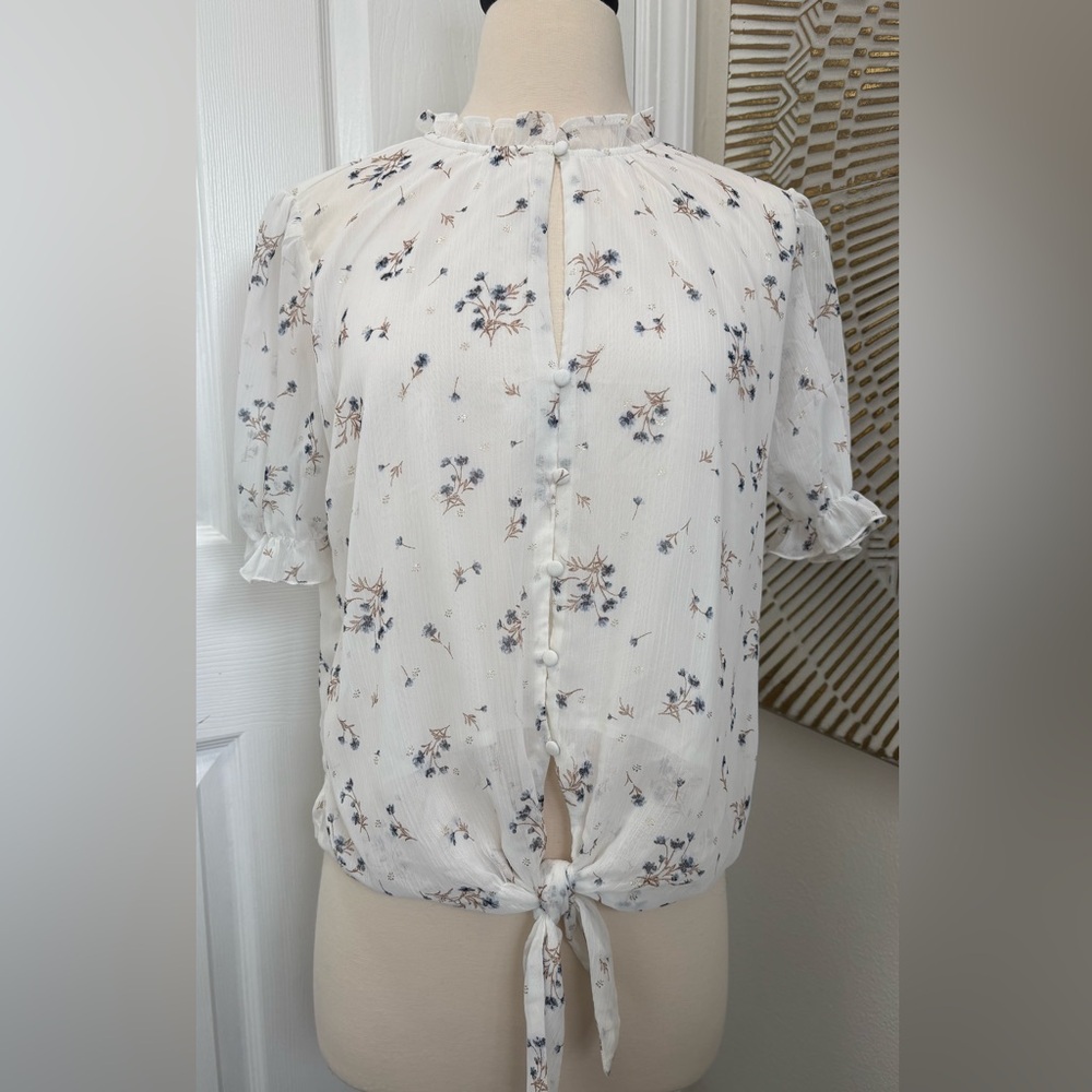 Chic Floral Tie-Front Blouse - White